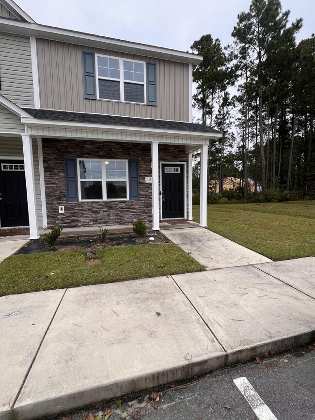 2 Jaydn Dr W in Jacksonville, NC - Building Photo - Building Photo