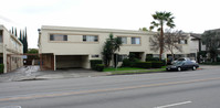 15436 Vanowen St in Van Nuys, CA - Foto de edificio - Building Photo