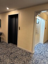 11767 W Sunset Blvd, Unit P7 in Los Angeles, CA - Building Photo - Building Photo