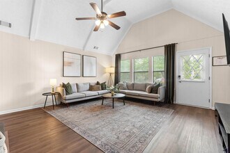 1100 Kenwood Dr in Perry, GA - Building Photo - Building Photo