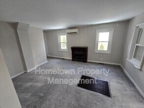 22 Esther Ln in Dillsburg, PA - Foto de edificio - Building Photo