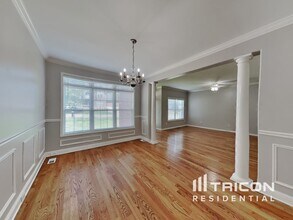1216 Chapmans Retreat Dr in Spring Hill, TN - Building Photo - Building Photo