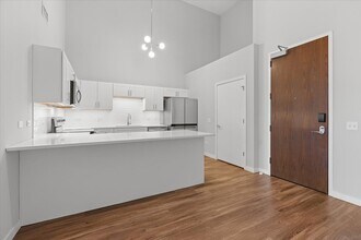 1900 W Lawrence Ave in Chicago, IL - Building Photo - Building Photo