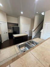 118 Creekside Villa Dr in Kyle, TX - Building Photo - Building Photo