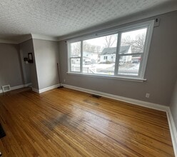 253 Lillian St in Sarnia, ON - Building Photo - Building Photo