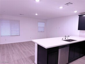 10776 Astell Isle Ct in Las Vegas, NV - Building Photo - Building Photo