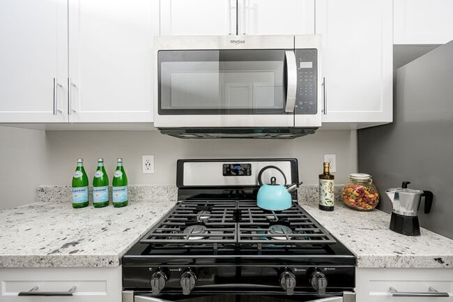 Mountain View Camarillo in Camarillo, CA - Building Photo - Building Photo