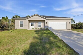 3227 Halsey Ave SE in Palm Bay, FL - Building Photo - Building Photo