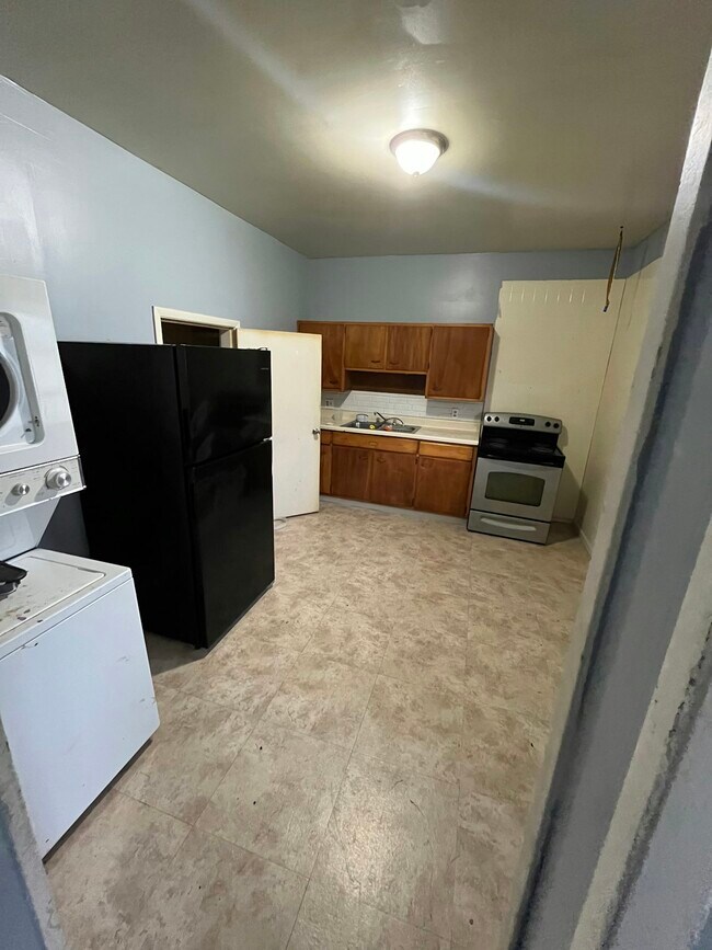 12 W Water St in Friendship, NY - Building Photo - Building Photo