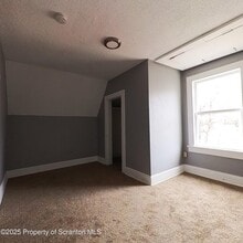 2087 Main St in Scranton, PA - Building Photo - Building Photo