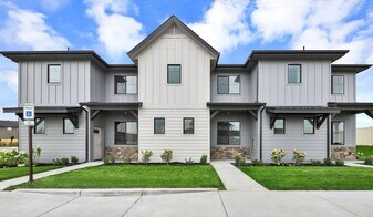 4077 S Lone Pne Wy in Meridian, ID - Building Photo