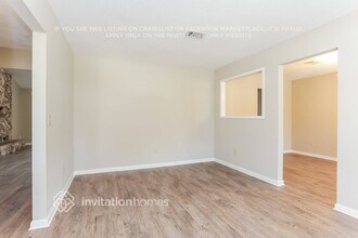 4378 Morning Dove Dr in Jacksonville, FL - Foto de edificio - Building Photo