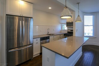 35 Ocean Blvd-Unit -3 in Atlantic Highlands, NJ - Foto de edificio - Building Photo