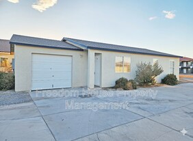 1381 Ogallala St in Pahrump, NV - Building Photo