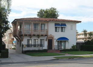 1408 N Broadway St in Santa Ana, CA - Building Photo - Building Photo