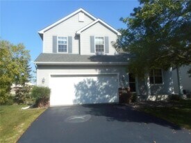4915 Olive Ln N in Plymouth, MN - Building Photo