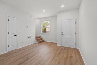 Trailside Townhomes in Fayetteville, AR - Building Photo - Building Photo