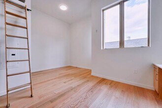 333 Newark Ave in Jersey City, NJ - Foto de edificio - Building Photo