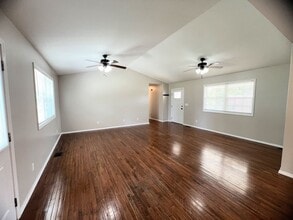 21090 Larson Rd in Waynesville, MO - Building Photo - Building Photo
