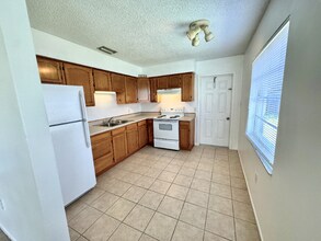 922-924 Hagle Park Rd in Bradenton, FL - Building Photo - Building Photo