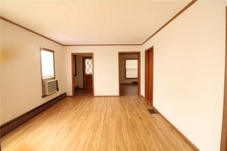 213-215-215 Conhocton St in Corning, NY - Building Photo - Building Photo