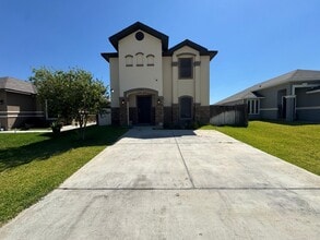 1507 Port Texas Dr in Laredo, TX - Building Photo - Building Photo