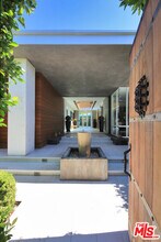 3054 Elvido Dr in Los Angeles, CA - Building Photo - Building Photo