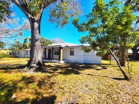 1818 10th Ave in Vero Beach, FL - Building Photo