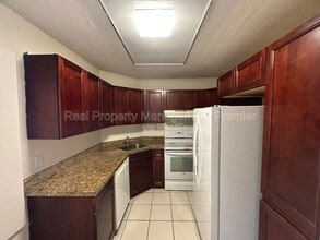 3831 NW 84th Ave in Sunrise, FL - Building Photo - Building Photo