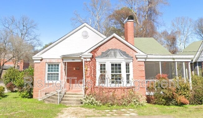 property at 1801 Winona Ave