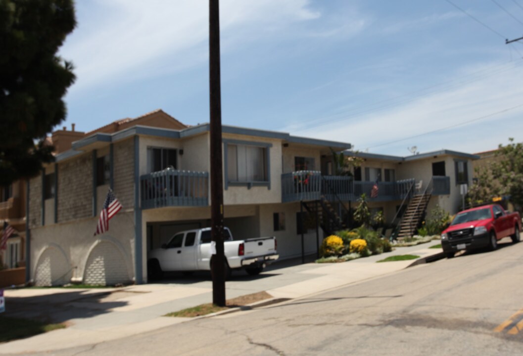 425 13th St in Huntington Beach, CA - Foto de edificio