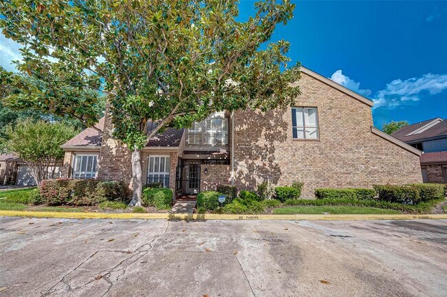 1908 Augusta Dr in Houston, TX - Building Photo - Building Photo