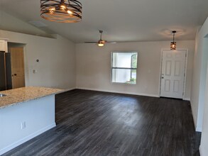 5900 Cazler Ave in North Port, FL - Foto de edificio - Building Photo