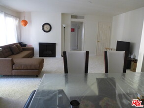 5201 Summertime Ln in Culver City, CA - Foto de edificio - Building Photo