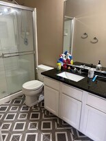 2528 Bordeaux Ln in Naperville, IL - Building Photo