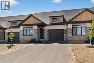 39 Murray Ave. in Dieppe, NB - Building Photo