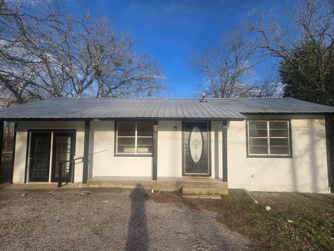 property at 1300 Hondo St