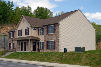 Sinking Spring Terrace in Sinking Spring, PA - Building Photo - Building Photo