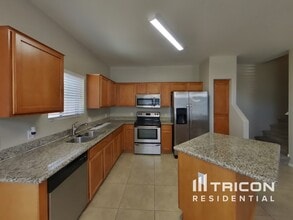 17365 N Cave Creek Rd in Phoenix, AZ - Building Photo - Building Photo