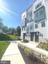 14431 Gln Mnr Dr in Chantilly, VA - Building Photo - Building Photo