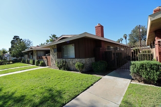 Garden Villas in Anaheim, CA - Building Photo - Building Photo