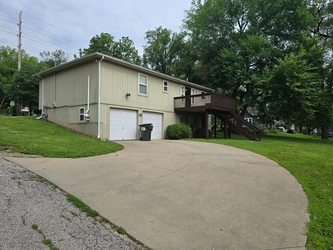 5521 Woodson Rd in Raytown, MO - Building Photo - Building Photo