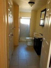 112 Locust Dr in Mastic Beach, NY - Building Photo - Building Photo