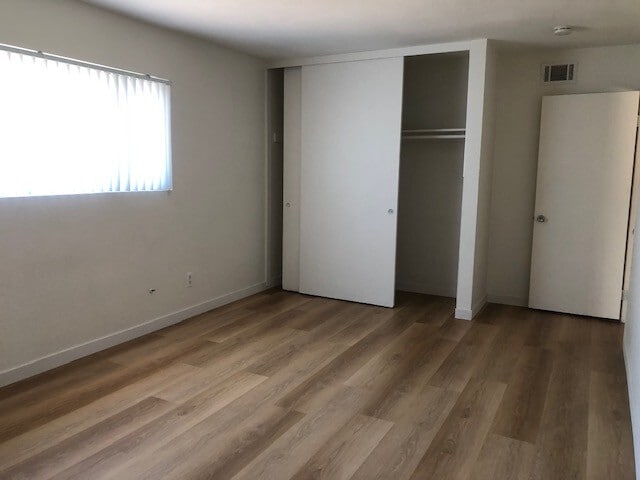 1100-1108 E Lexington Ave