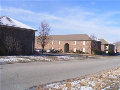 Castleton Apartments in Jeffersonville, IN - Foto de edificio - Building Photo