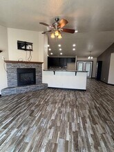 1925 Charade Way in Redding, CA - Building Photo - Building Photo