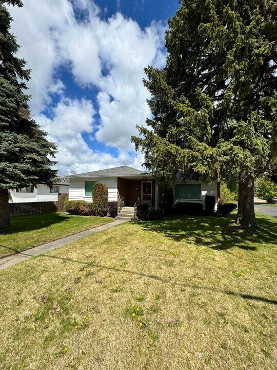 3727 E 24th Ave in Spokane, WA - Building Photo
