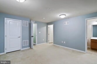 8079 Locust Mill St in Ellicott City, MD - Building Photo - Building Photo
