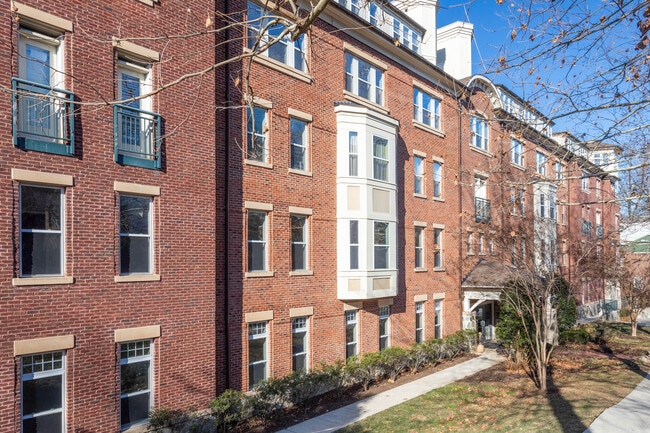 Terrace Lofts in Arlington, VA - Building Photo - Building Photo