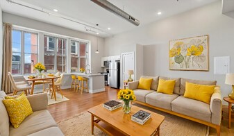 4635 E Thompson St in Philadelphia, PA - Building Photo